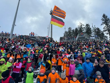 5.400 Schülerinnen und Schüler waren zu Gast beim BMW IBU Weltcup Biathlon 2025 in Oberhof.